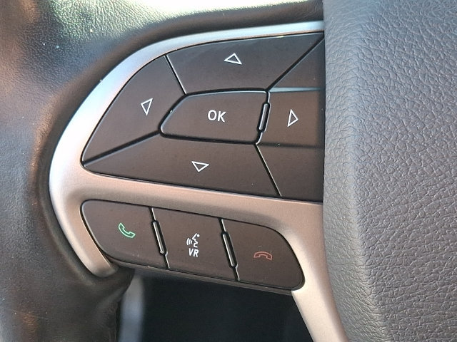 Used 2020 Jeep Grand Cherokee Altitude AWD/4WD image 22