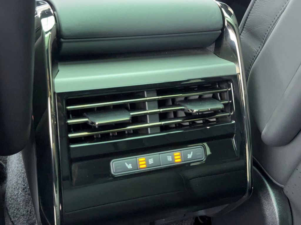 Used 2024 Land Rover Range Rover Sport SE image 41