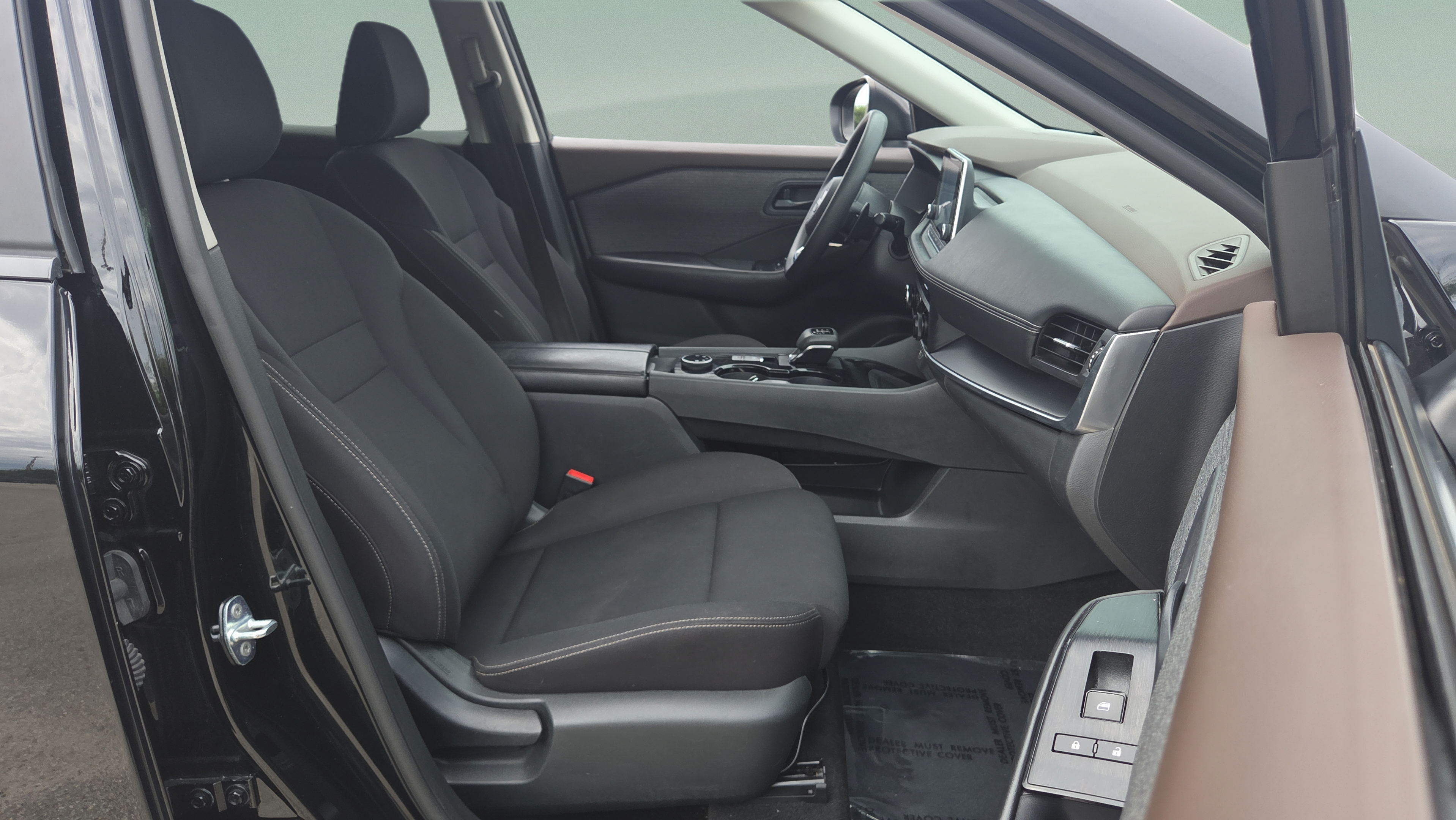 Used 2023 Nissan Rogue S AWD/4WD image 17