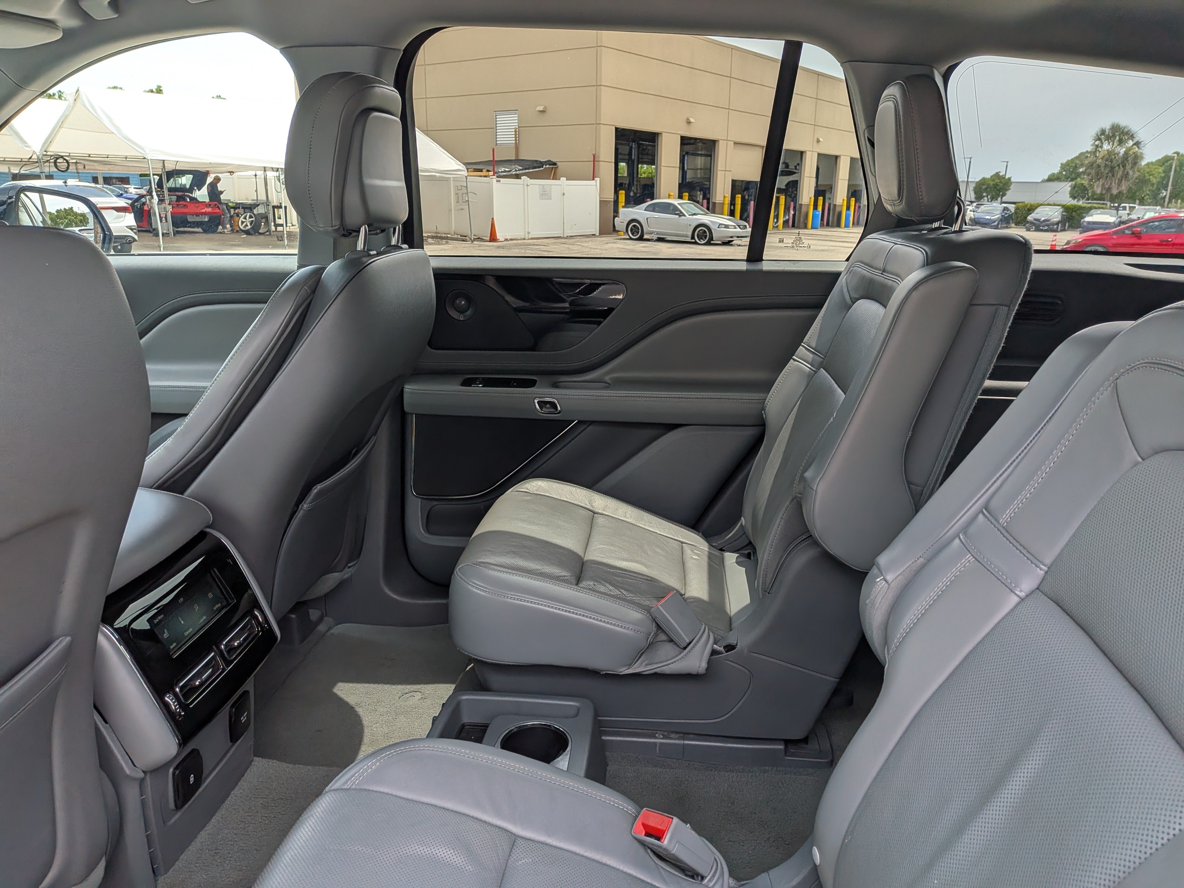 Used 2020 Lincoln Aviator Reserve w/ Equipment Group 201A AWD/4WD image 15