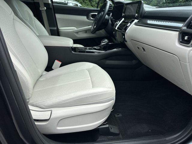 Certified 2022 Kia Sorento S w/ Panoramic Sunroof Package FWD image 16