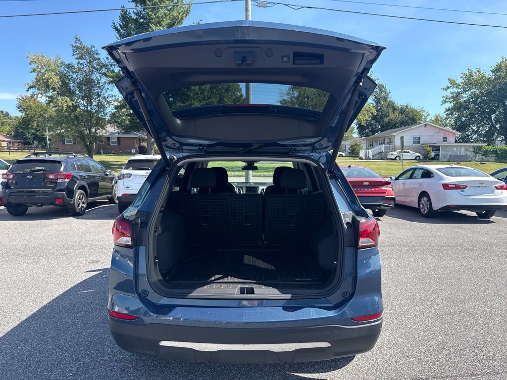 Used 2024 Chevrolet Equinox LT w/ LPO, Floor Liner Package FWD image 8