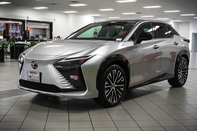 Certified 2023 Lexus RZ 450e Premium w/ Technology Package AWD/4WD image 3