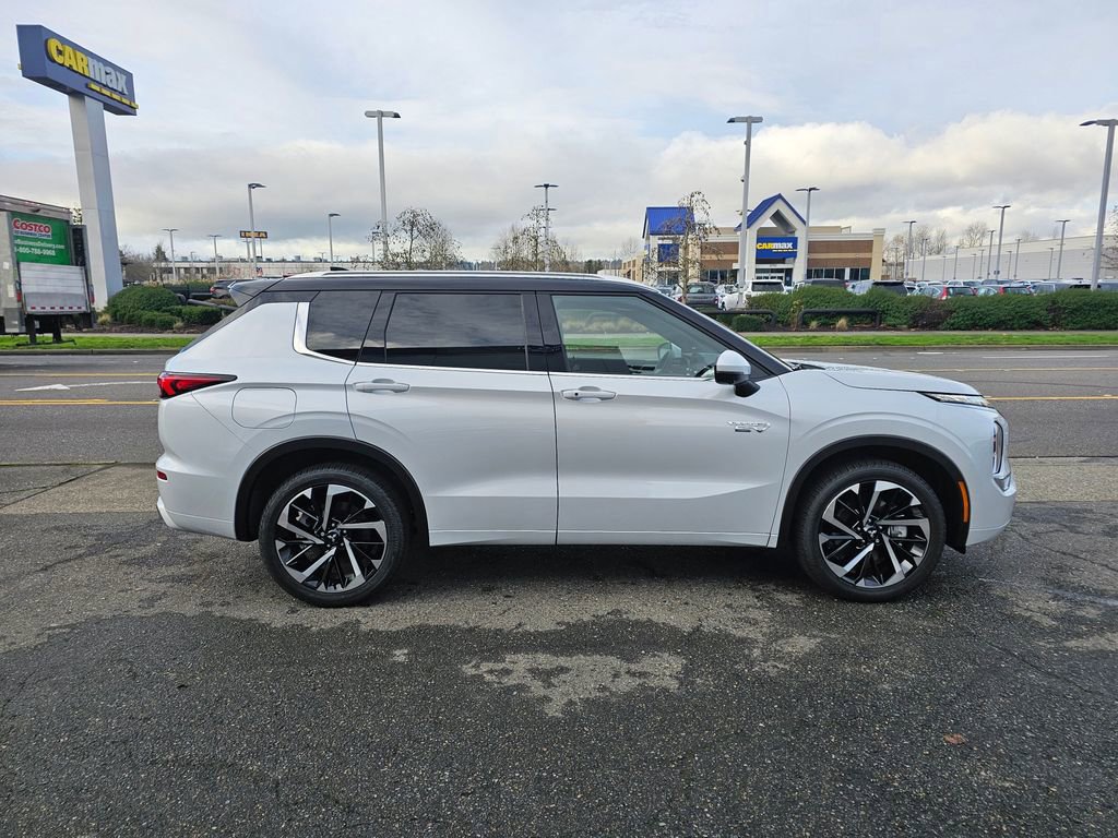 New 2025 Mitsubishi Outlander SEL image 4