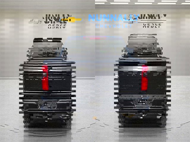 Used 2025 Chevrolet Silverado 2500 Custom w/ Custom Blackout Package image 4