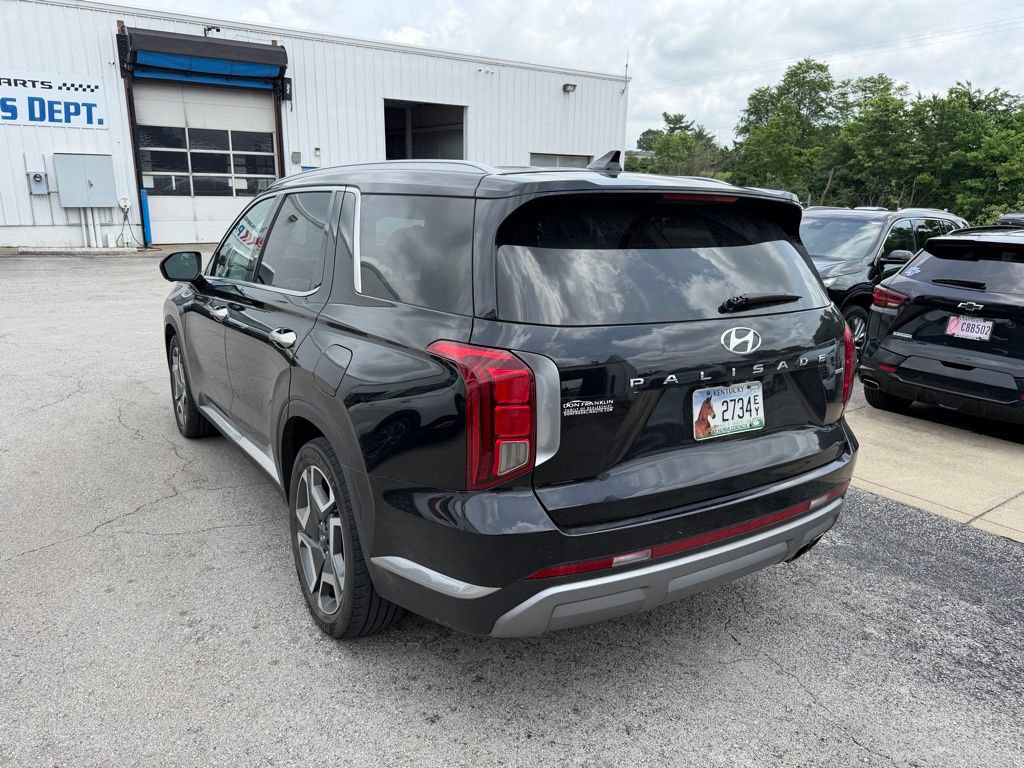 Used 2023 Hyundai Palisade Limited w/ Cargo Package AWD/4WD image 4