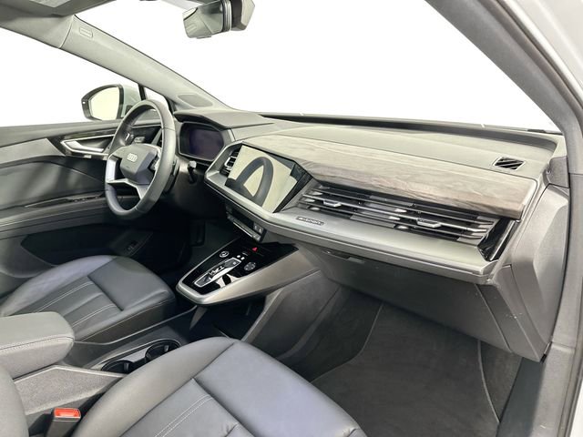 Used 2025 Audi Q4 e-tron Premium w/ Convenience Package image 30