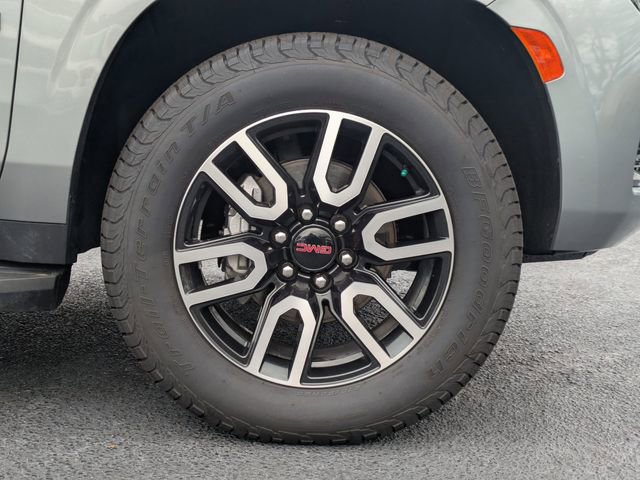 Used 2023 GMC Yukon AT4 w/ Technology Package image 11