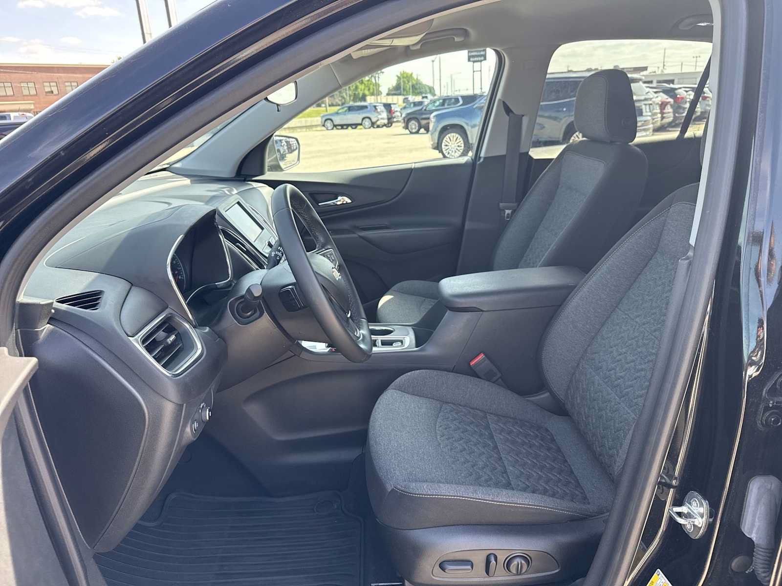 Used 2024 Chevrolet Equinox LT w/ LPO, Floor Liner Package FWD image 19