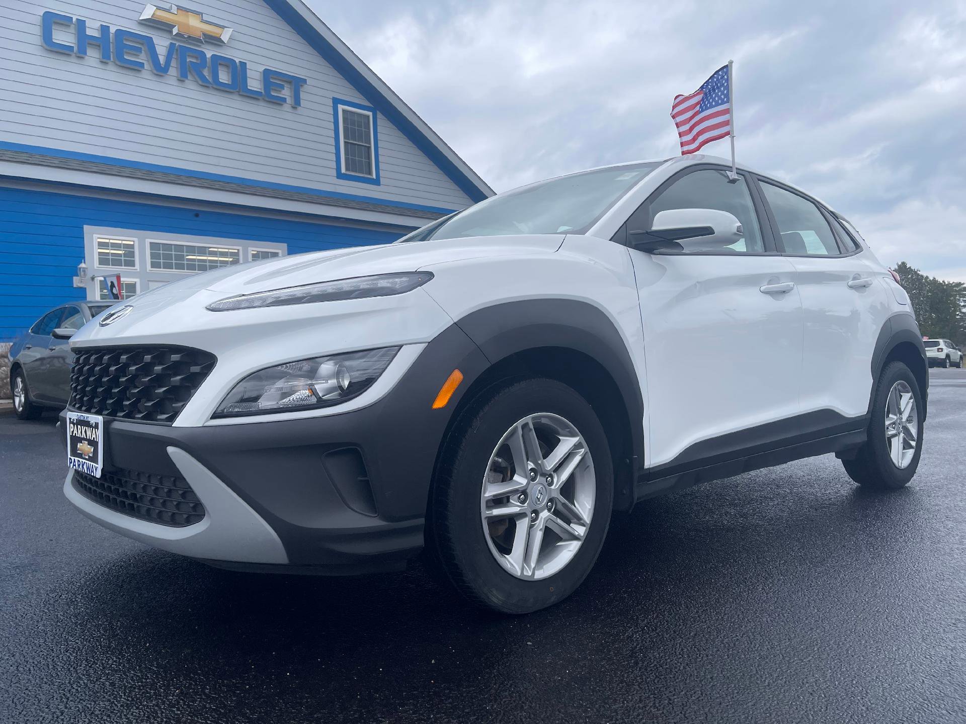 Used 2023 Hyundai Kona SE image 3