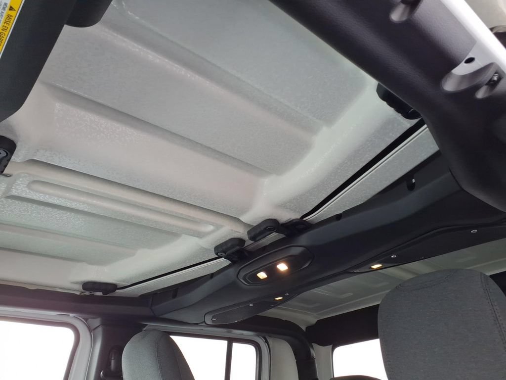 New 2026 Jeep Gladiator Sport AWD/4WD image 17