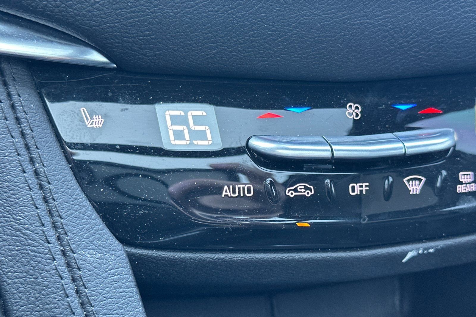 Used 2023 Cadillac XT5 Premium Luxury w/ Technology Package FWD image 28