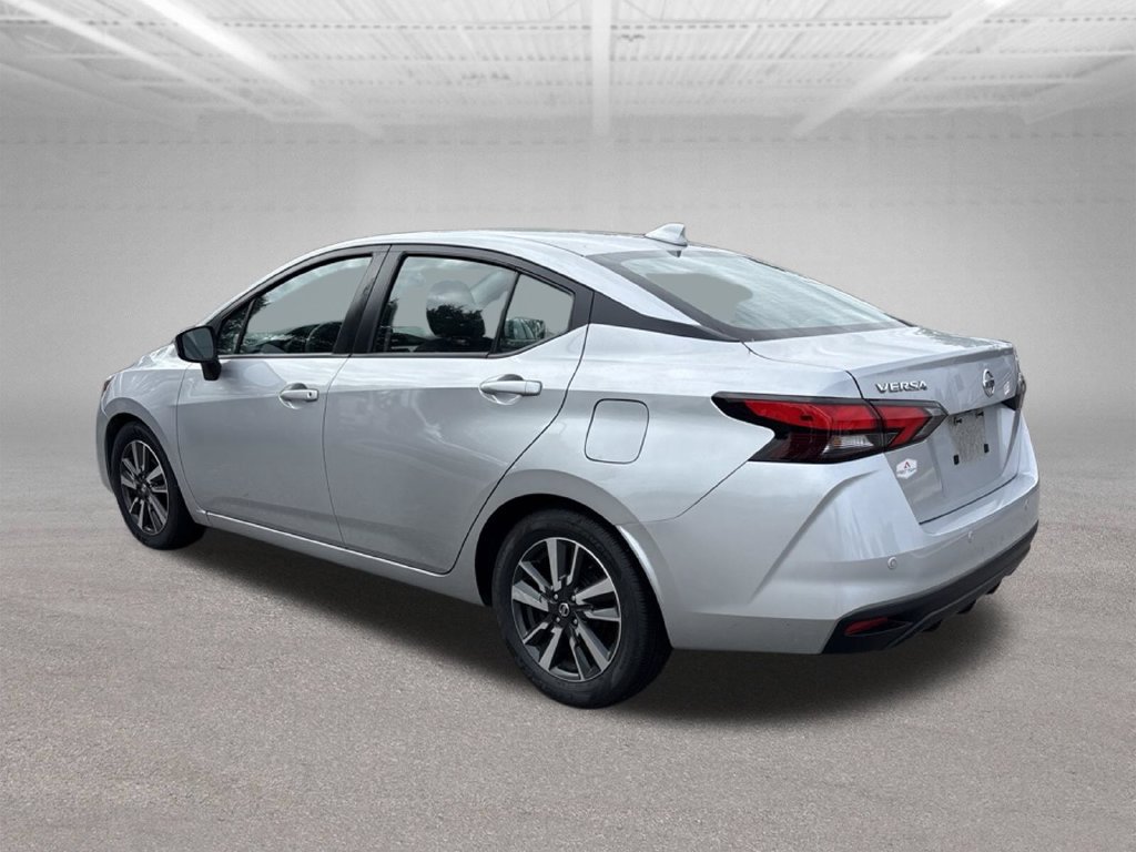 Used 2021 Nissan Versa SV FWD image 4