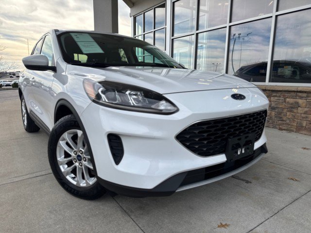 Used 2021 Ford Escape SE image 2