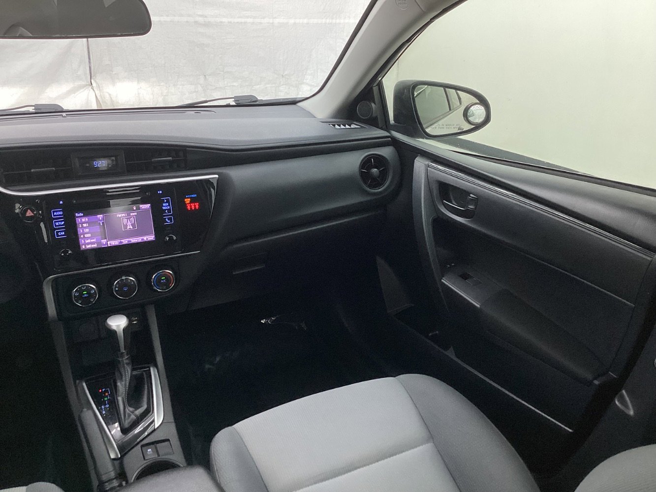 Used 2018 Toyota Corolla L FWD image 27
