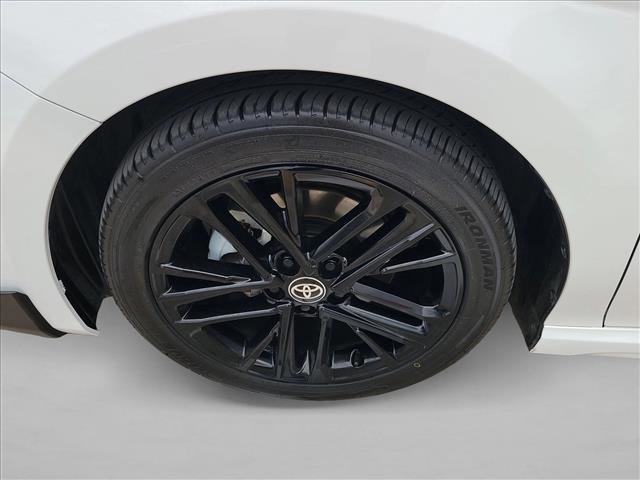 Used 2025 Toyota Camry SE image 9