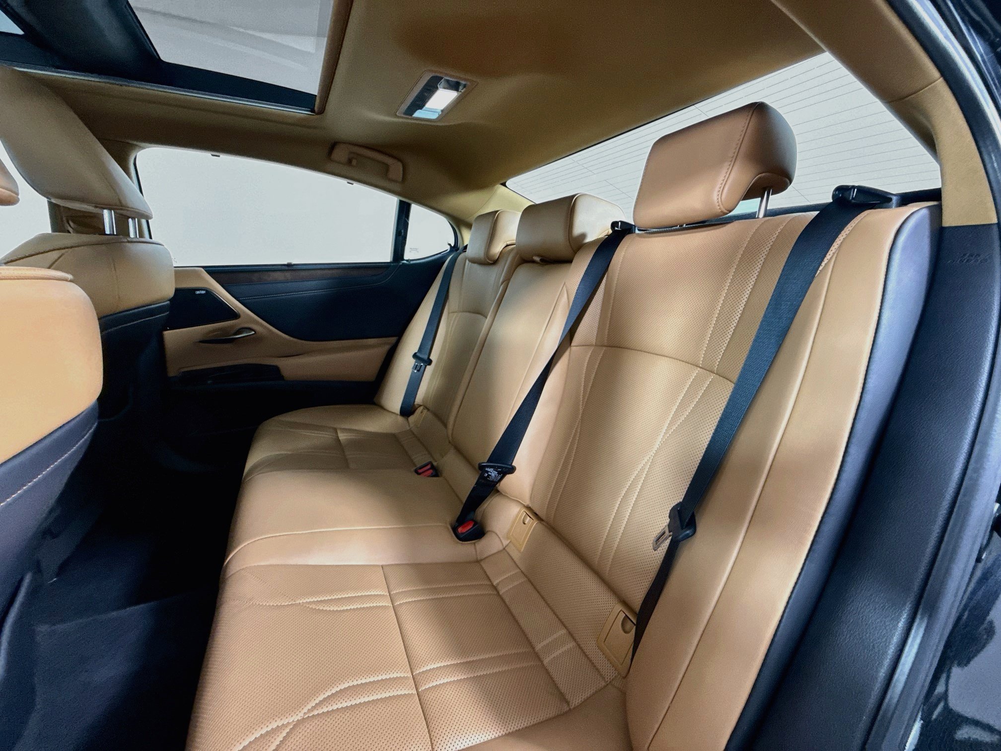 Used 2024 Lexus ES 350 Ultra Luxury w/ Accessory Package (Z2) FWD image 23