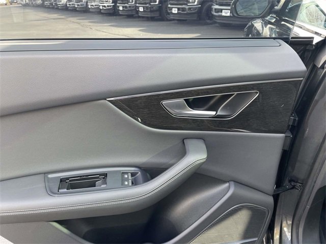 Used 2023 Audi Q8 Prestige w/ Prestige Package image 23