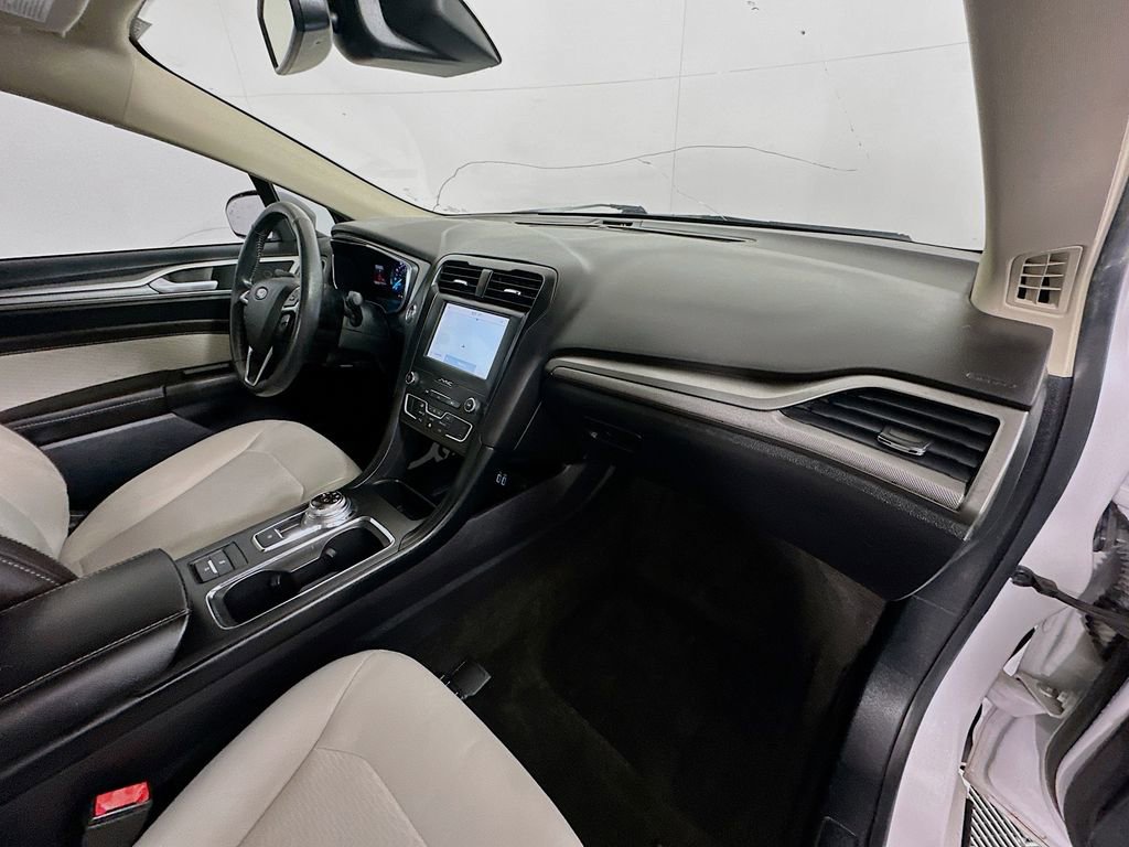 Used 2020 Ford Fusion SE w/ Equipment Group 151A image 27