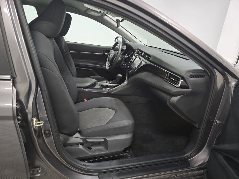 Used 2020 Toyota Camry LE image 12