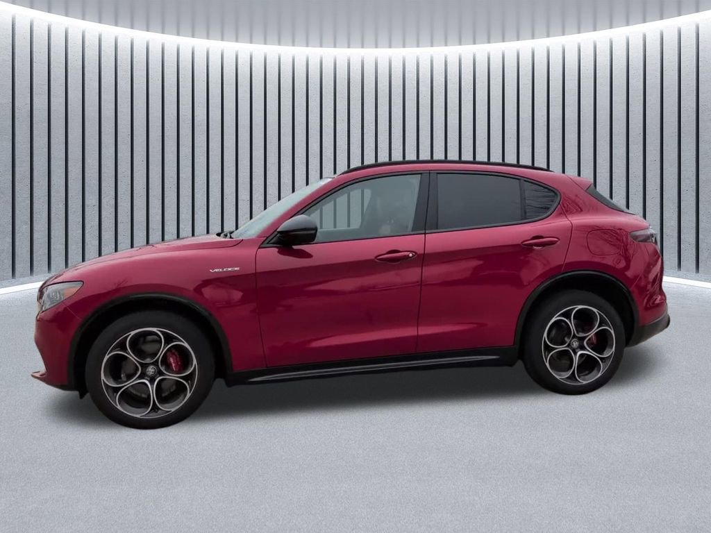 Used 2024 Alfa Romeo Stelvio Veloce AWD/4WD image 13