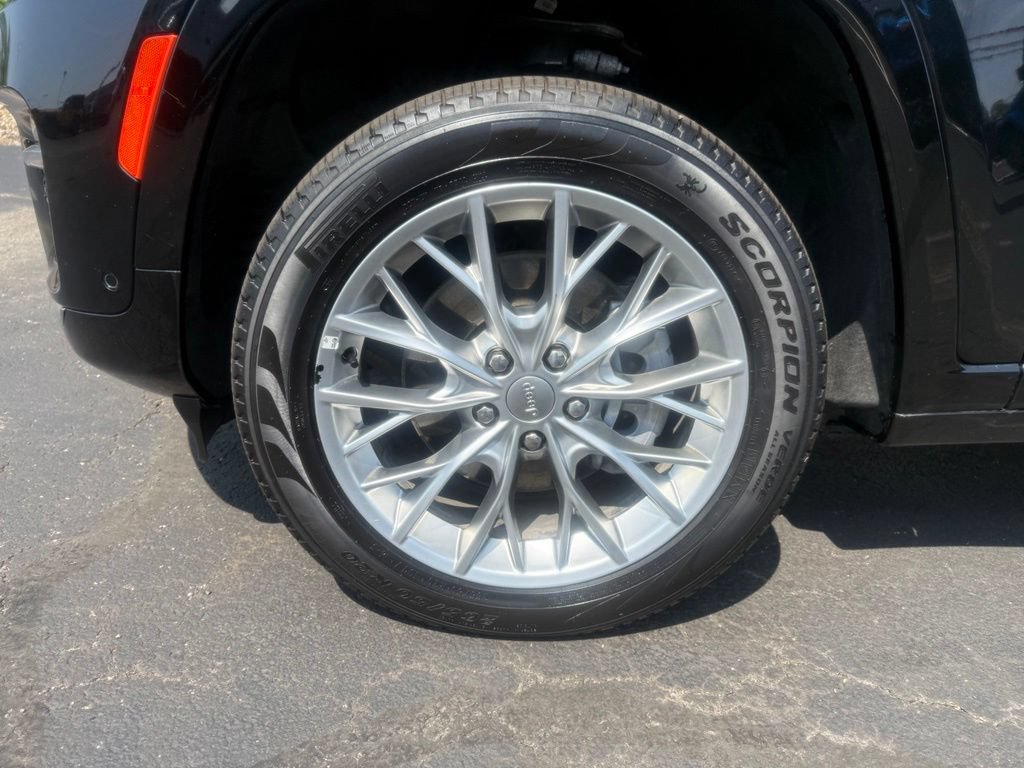 Certified 2023 Jeep Grand Cherokee Summit w/ Advanced Protech Group IV AWD/4WD image 11