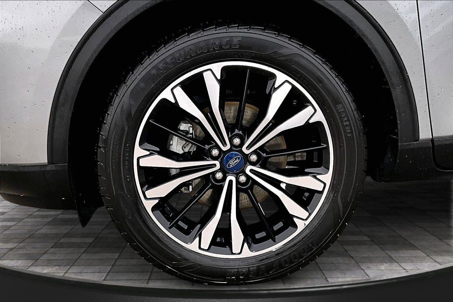 Used 2022 Ford Escape SEL w/ SEL Stealth AWD Package image 25