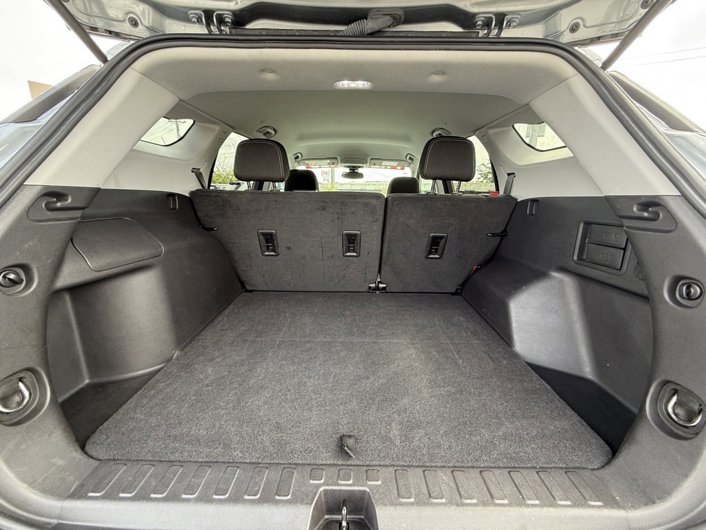 Used 2024 GMC Terrain SLE image 13