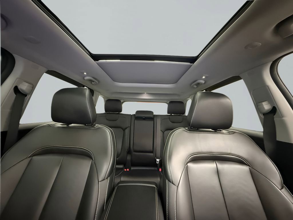 Used 2024 Jeep Grand Cherokee Limited RWD image 16