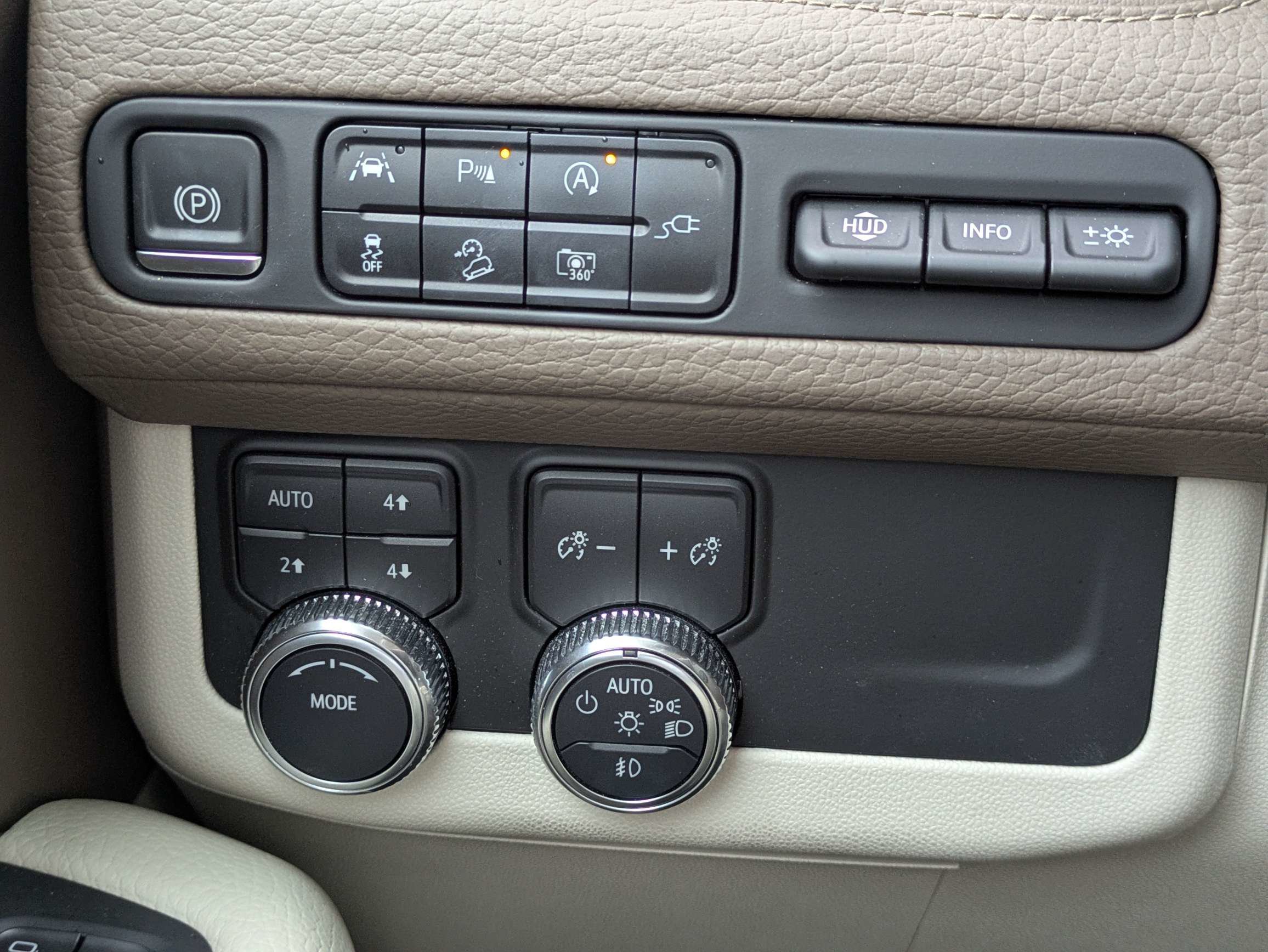 Used 2022 GMC Yukon XL Denali AWD/4WD image 37