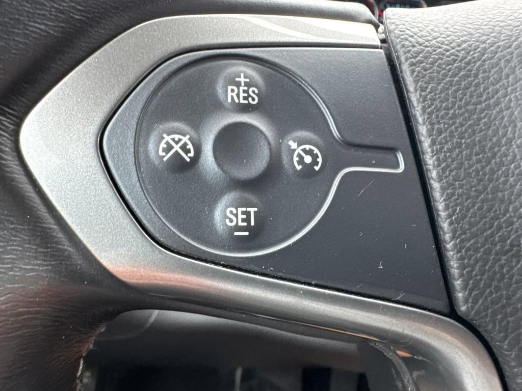 Used 2018 Chevrolet Silverado 1500 LT w/ All Star Edition AWD/4WD image 15