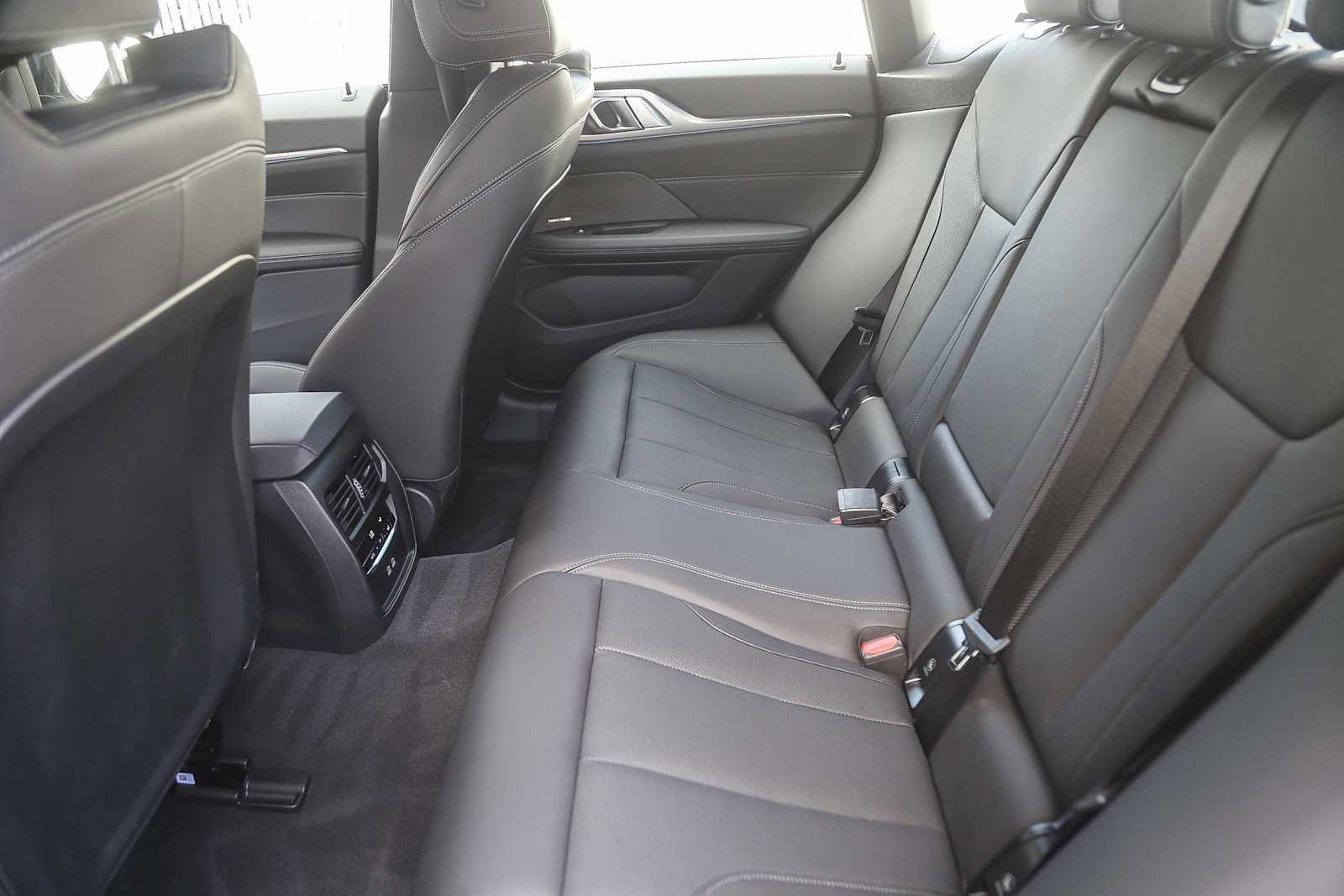 Used 2025 BMW i4 eDrive40 w/ M Sport Package image 15