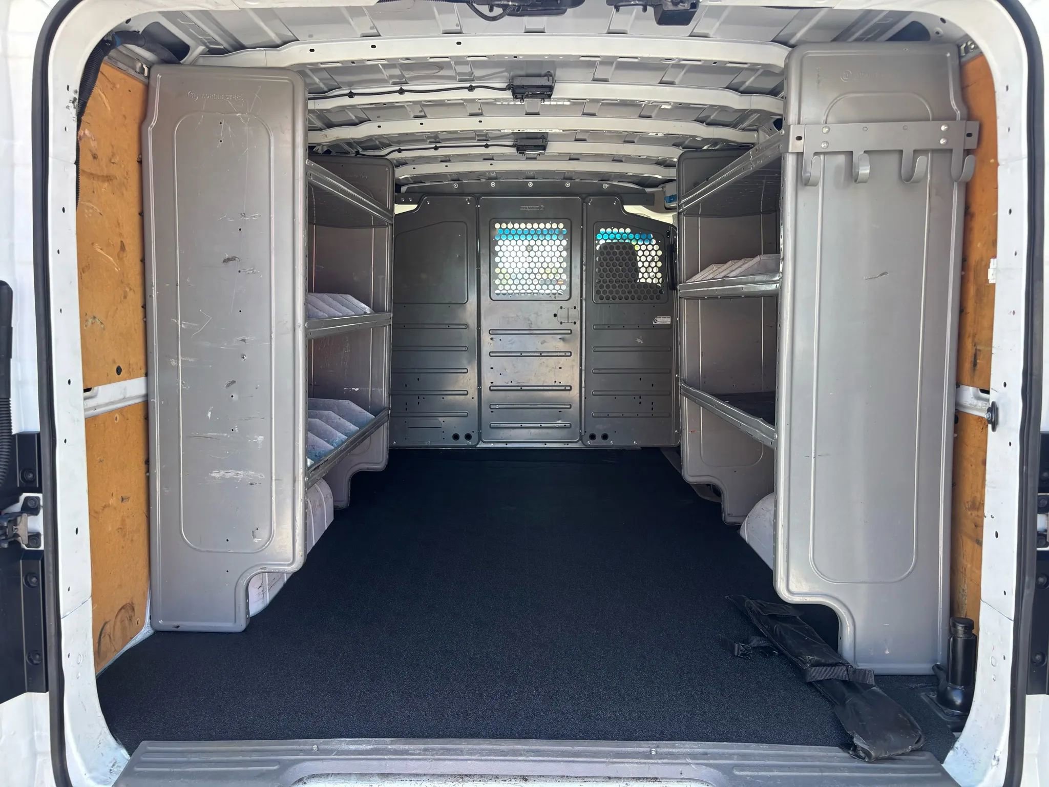 Used 2019 Nissan NV 2500 SV image 14