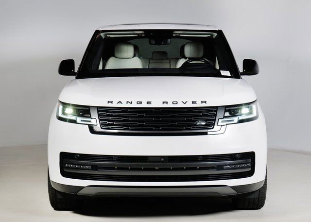 Used 2023 Land Rover Range Rover SE image 8