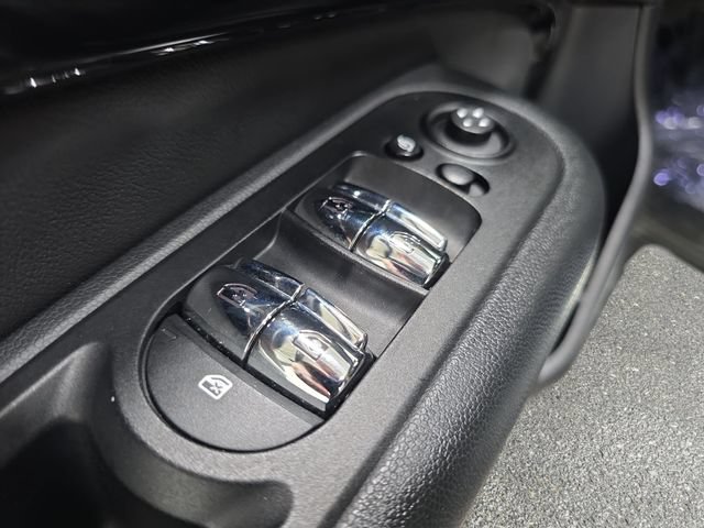 Used 2019 MINI Cooper Clubman ALL4 w/ Premium Package AWD/4WD image 26