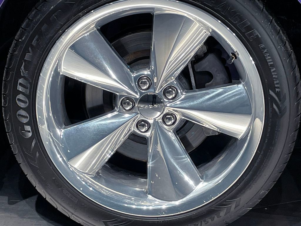 Used 2013 Dodge Challenger R/T image 12