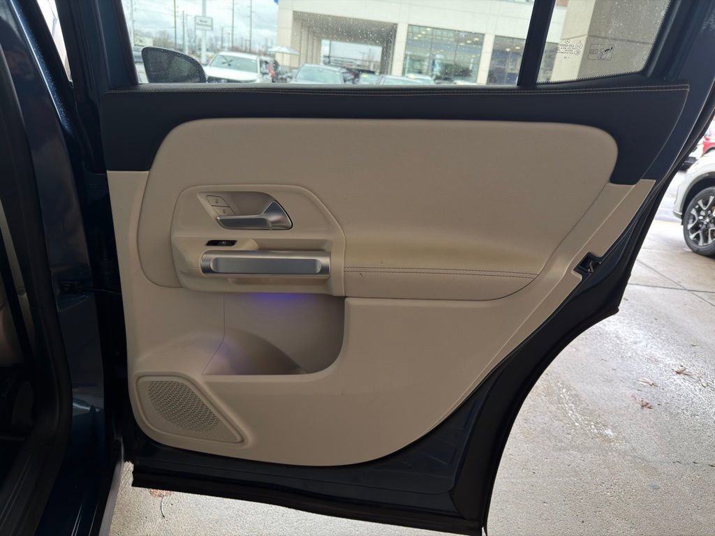 Used 2023 Mercedes-Benz GLB 250 4MATIC image 24