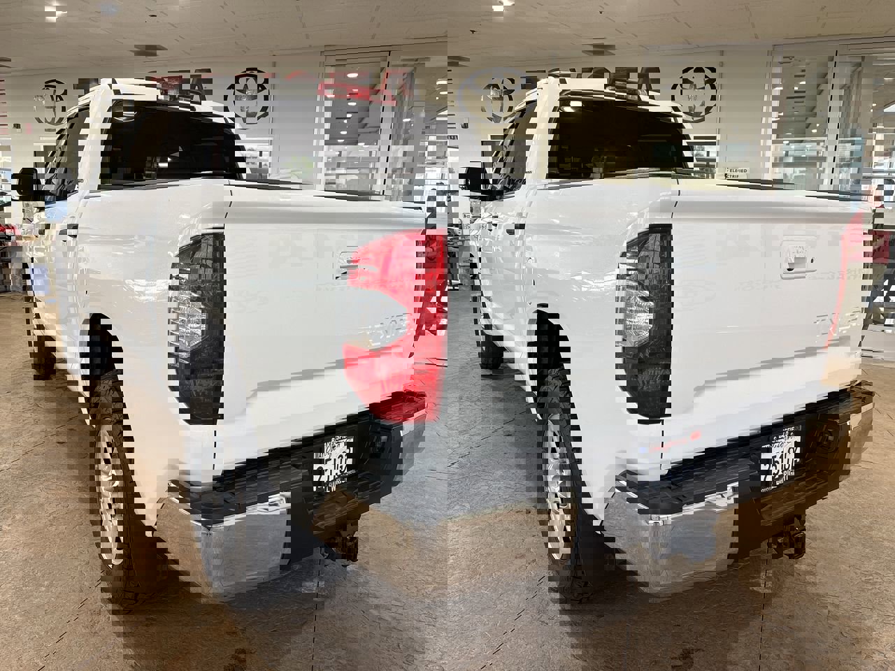 Used 2017 Toyota Tundra SR5 image 8