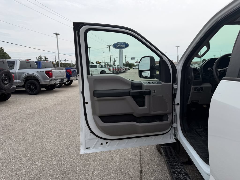 Certified 2019 Ford F550 4x4 Crew Cab Super Duty image 12