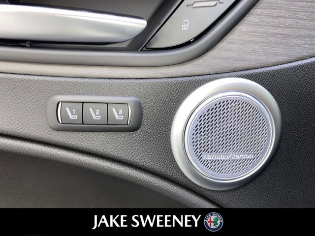 Used 2023 Alfa Romeo Stelvio Ti image 28