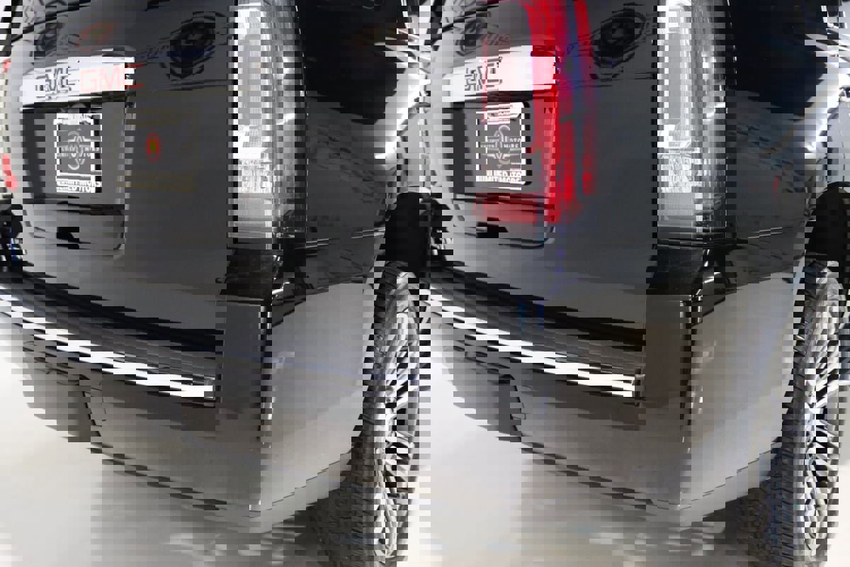 Used 2017 GMC Yukon Denali w/ Open Road Package image 11