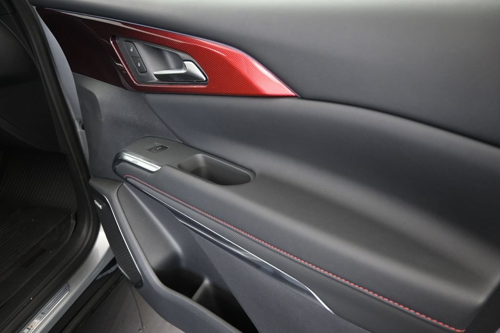 New 2026 Chevrolet Traverse RS w/ LPO, Floor Liner Package FWD image 23