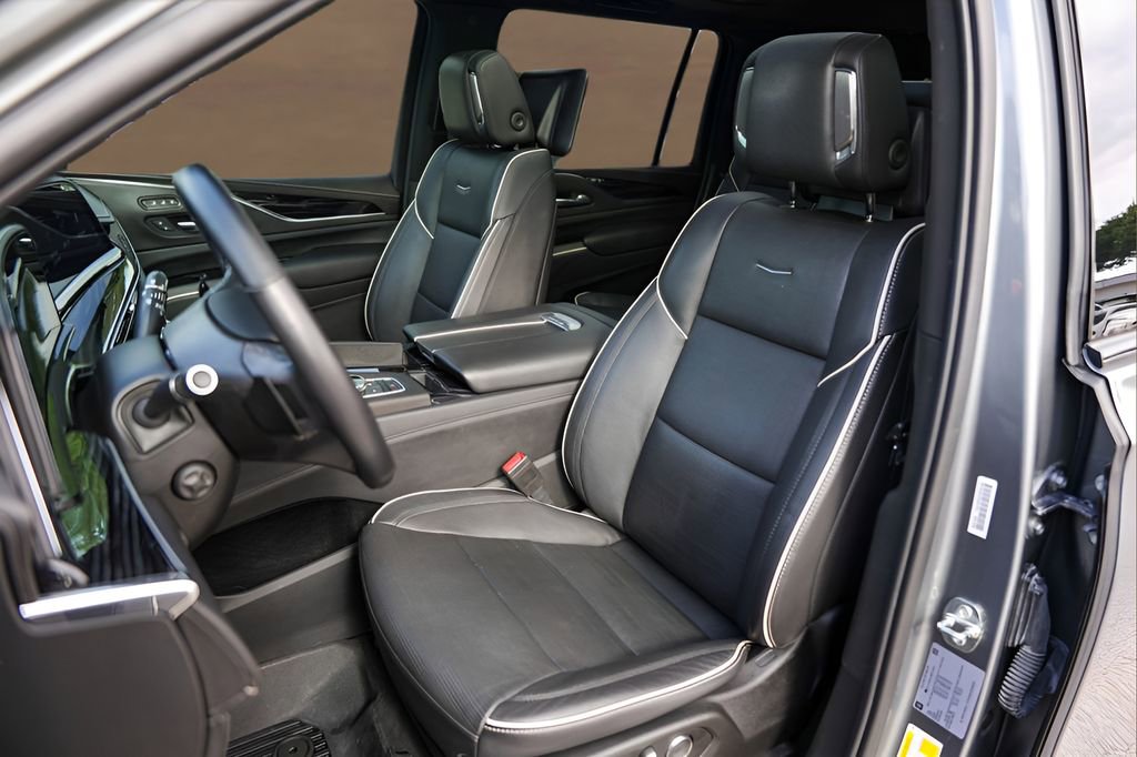 Used 2021 Cadillac Escalade ESV Sport w/ Driver Assist Tech Package AWD/4WD image 7