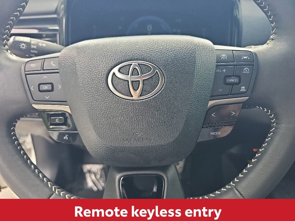 Used 2025 Toyota Camry SE FWD image 18