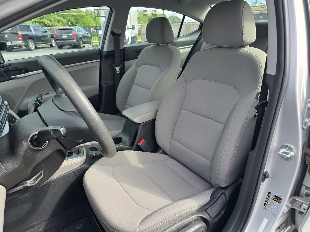 Used 2019 Hyundai Elantra SE image 10