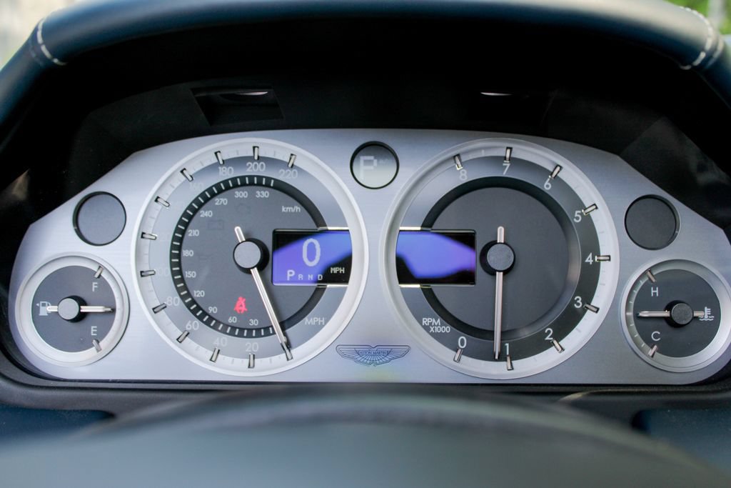 Used 2014 Aston Martin DB9 Volante RWD image 15