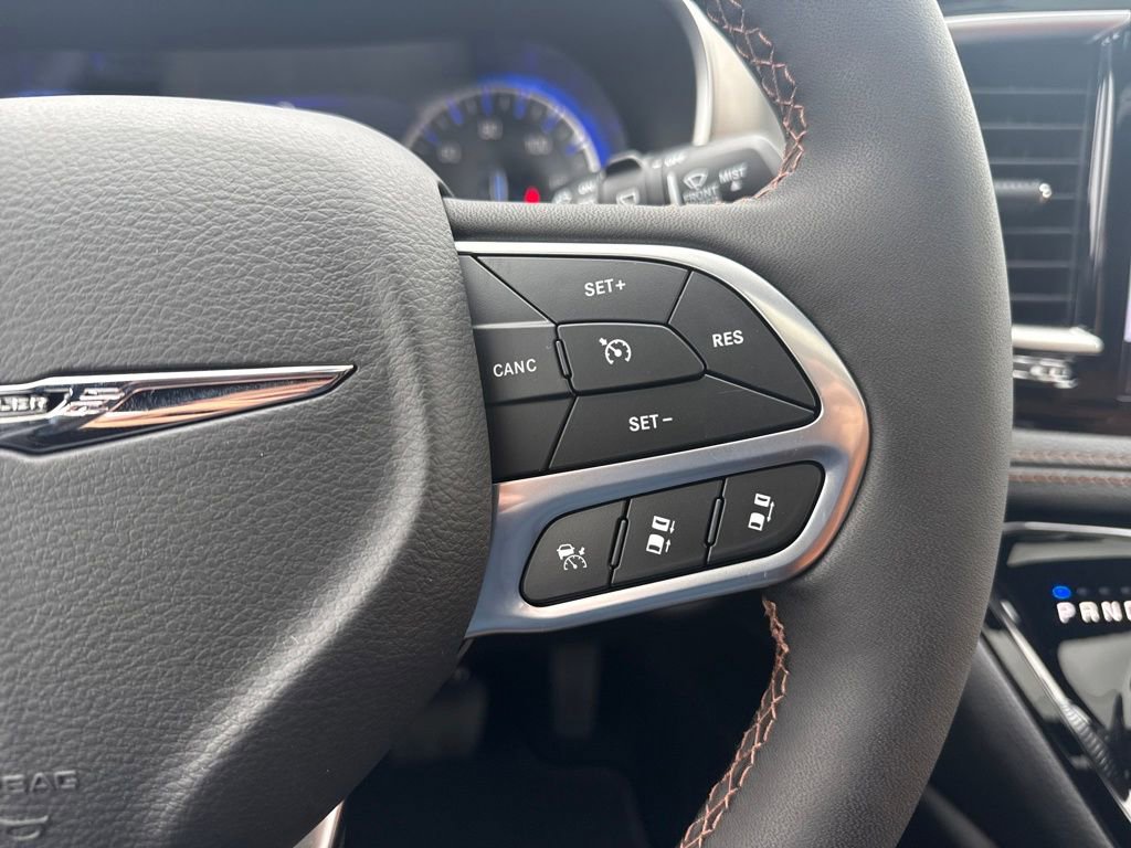 New 2026 Chrysler Pacifica Pinnacle image 16