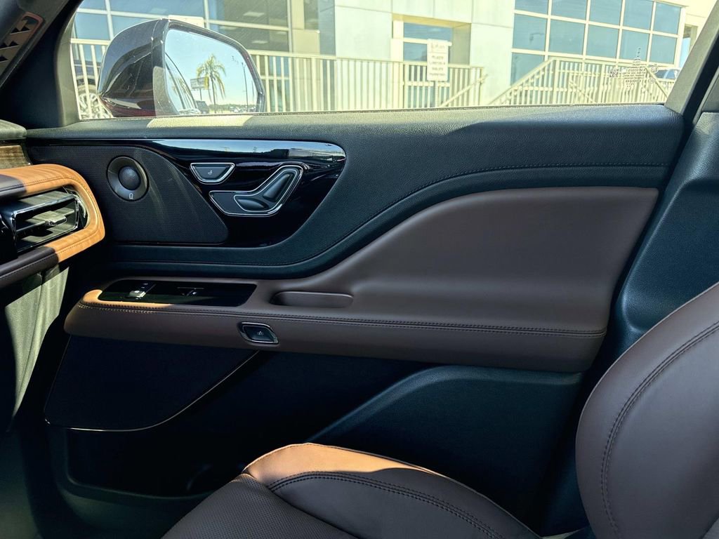 New 2026 Lincoln Aviator Reserve AWD/4WD image 23