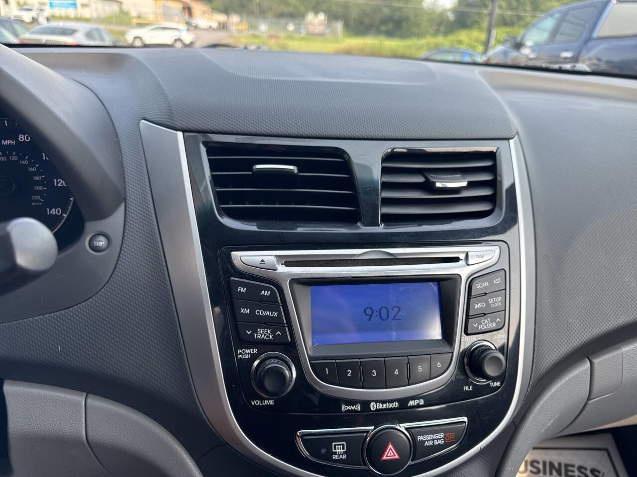 Used 2012 Hyundai Accent SE image 26