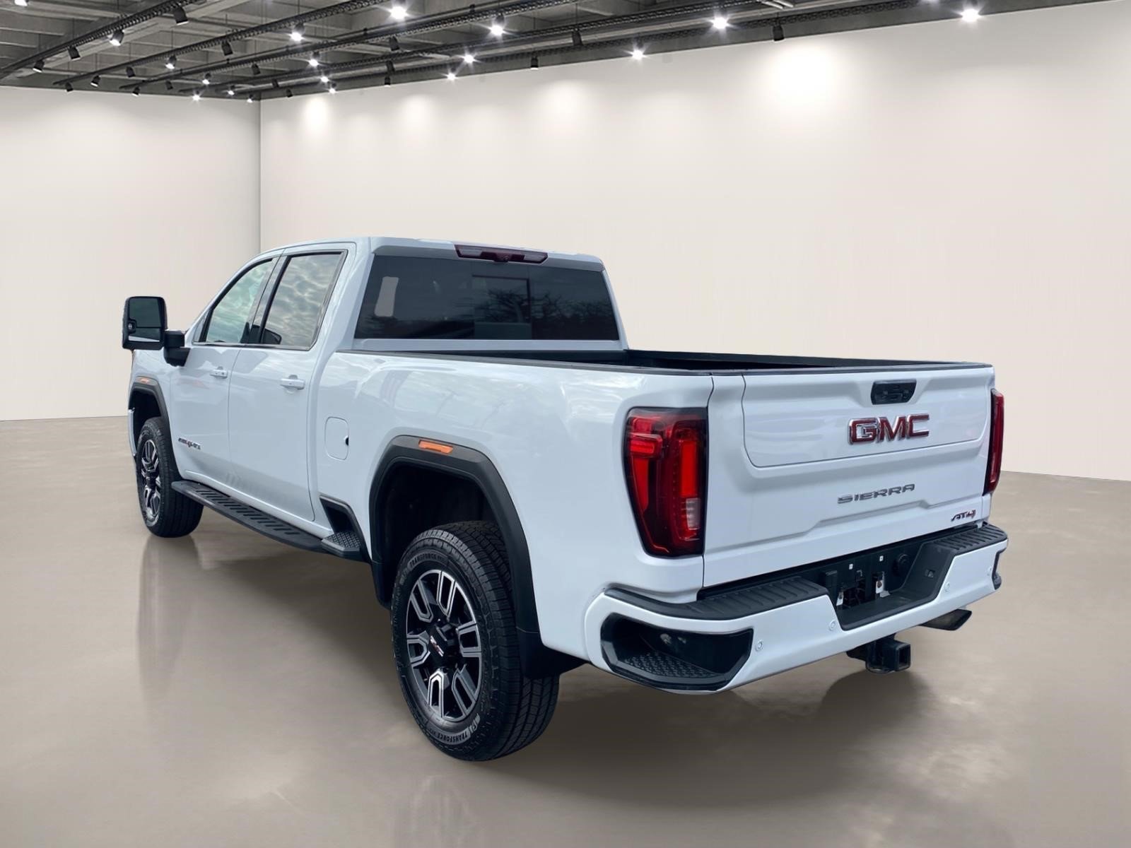Used 2022 GMC Sierra 2500 AT4 w/ AT4 Premium Plus Package image 5